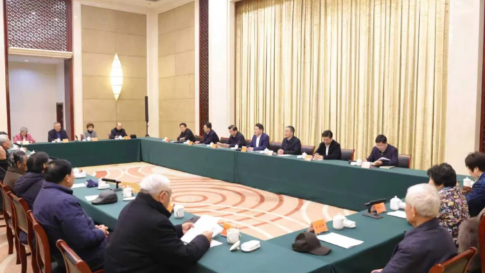 市委召开老干部情况通报会